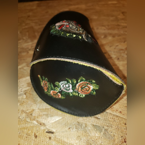 Ed Hardy BULLDOG Sunglasses Leather Case - Picture 4 of 10